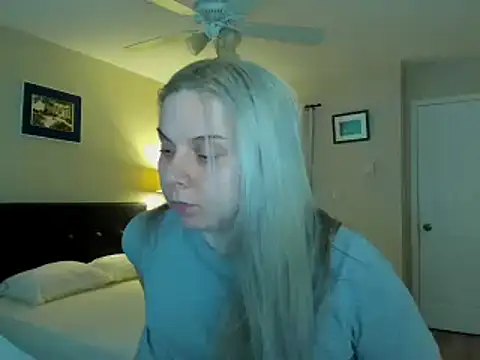 Snapshot of i_love_iva chatting on February 16, 2026, 10:40 pm i love iva online show from February 16, 2026, 10:40 pm