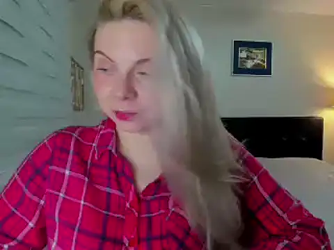 Snapshot of i_love_iva chatting on February 23, 2026, 6:36 am i love iva online show from February 23, 2026, 6:36 am