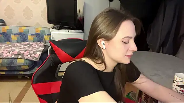 Snapshot of KelliLuepke chatting on February 15, 2026, 3:22 pm KelliLuepke online show from February 15, 2026, 3:22 pm