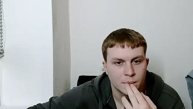 Snapshot of MrHeat_ chatting on February 21, 2026, 7:05 pm MrHeat online show from February 21, 2026, 7:05 pm