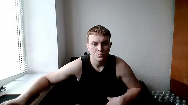 Snapshot of MrHeat_ chatting on February 15, 2026, 12:37 pm MrHeat online show from February 15, 2026, 12:37 pm