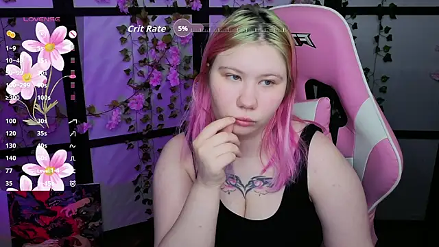 Snapshot of kitsune_little chatting on April 13, 2026, 8:57 pm kitsune little online show from April 13, 2026, 8:57 pm