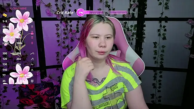 Snapshot of kitsune_little chatting on April 8, 2026, 11:06 pm kitsune little online show from April 8, 2026, 11:06 pm