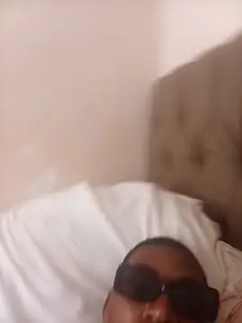 Leroyhotess online show from February 14, 2026, 10:15 am