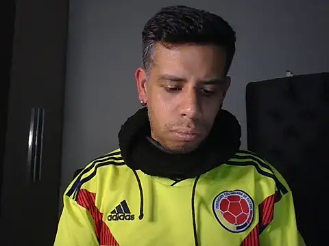 WILD BIGCOCK35 online show from February 19, 2026, 11:23 pm