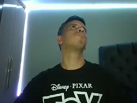 WILD BIGCOCK35 online show from February 22, 2026, 12:13 am