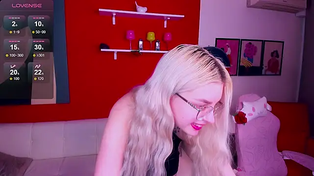 TiffanyPeachi online show from March 6, 2026, 11:49 am