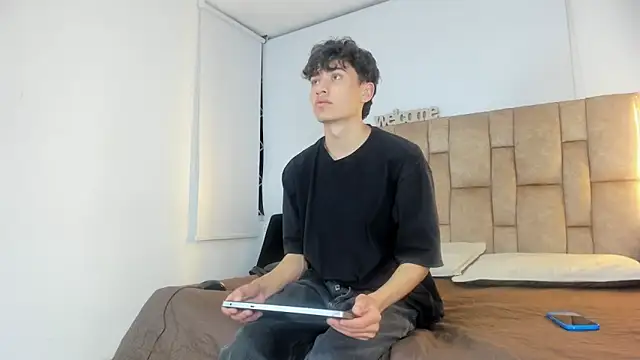 Noir Sebas online show from March 1, 2026, 3:17 am