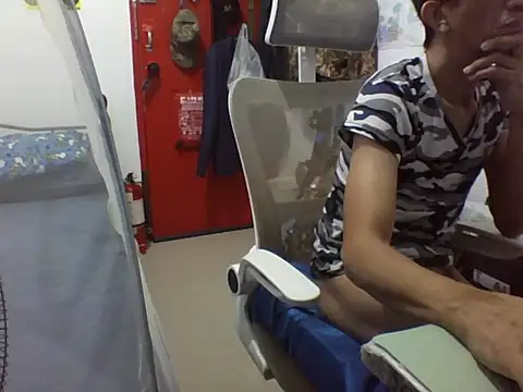 Snapshot of nudist2026 chatting on February 13, 2026, 5:24 pm nudist2026 online show from February 13, 2026, 5:24 pm