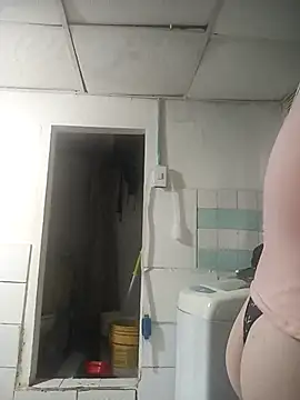 WandaScrlet online show from February 26, 2026, 7:58 pm