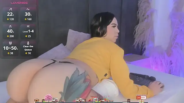 ariadna boneville online show from April 14, 2026, 11:32 pm