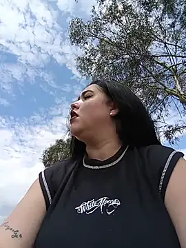 Snapshot of Freckless_ chatting on March 11, 2026, 5:51 pm Freckless online show from March 11, 2026, 5:51 pm