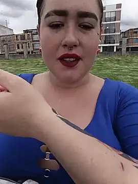 Snapshot of Freckless_ chatting on April 9, 2026, 6:03 pm Freckless online show from April 9, 2026, 6:03 pm