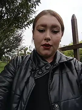 Snapshot of Freckless_ chatting on March 8, 2026, 6:11 pm Freckless online show from March 8, 2026, 6:11 pm