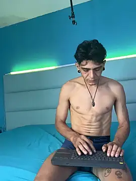 Snapshot of abrilandjulian chatting on February 16, 2026, 12:04 pm abrilandjulian online show from February 16, 2026, 12:04 pm