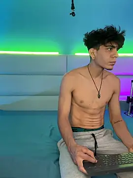 Snapshot of abrilandjulian chatting on February 26, 2026, 12:05 pm abrilandjulian online show from February 26, 2026, 12:05 pm