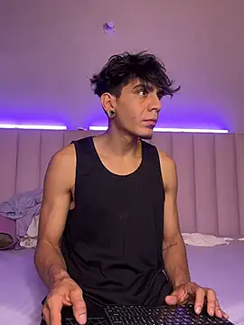 abrilandjulian online show from March 27, 2026, 11:55 am