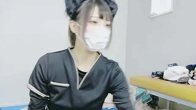 nene sakurada online show from March 18, 2026, 2:26 am