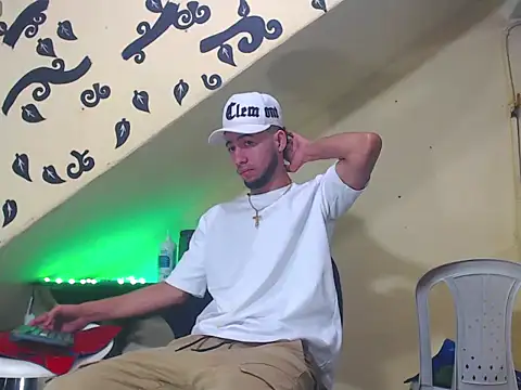 Snapshot of Jhon_malo chatting on February 25, 2026, 8:52 pm Jhon malo online show from February 25, 2026, 8:52 pm