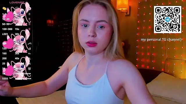 Snapshot of Linda__Bloom chatting on April 17, 2026, 2:58 am Linda Bloom online show from April 17, 2026, 2:58 am