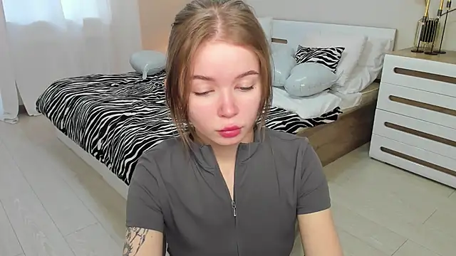 Snapshot of Violetta__Dreams chatting on February 23, 2026, 11:44 am Violetta Dreams online show from February 23, 2026, 11:44 am