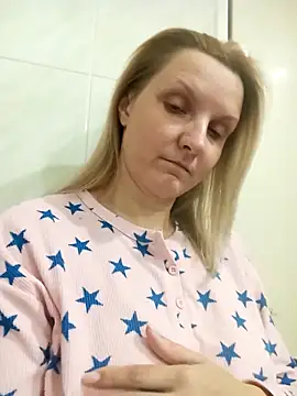 SusanGold9211 online show from February 26, 2026, 7:58 pm