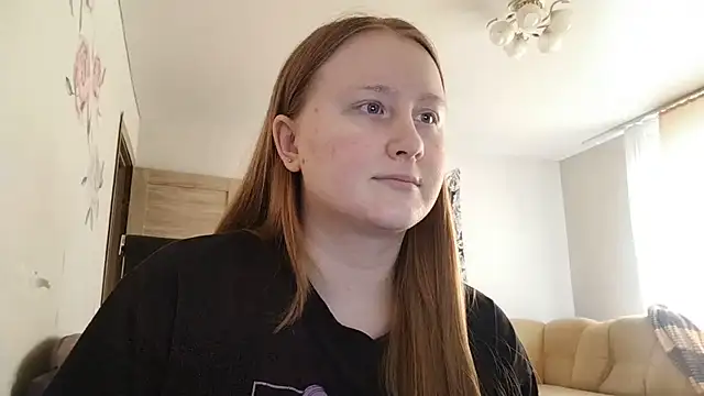 AnikaLipps online show from May 14, 2026, 3:42 pm