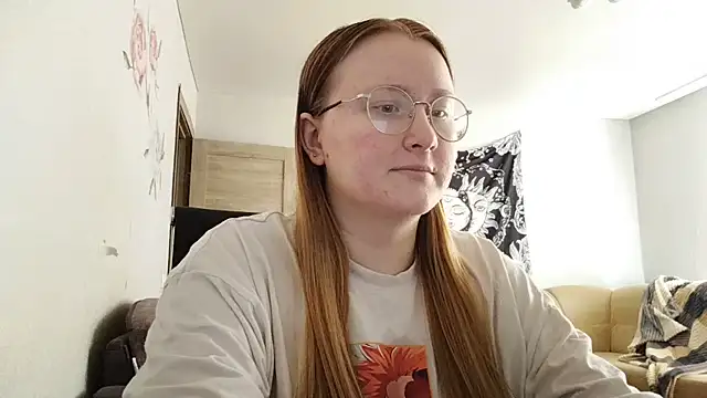 AnikaLipps online show from June 19, 2026, 1:50 pm