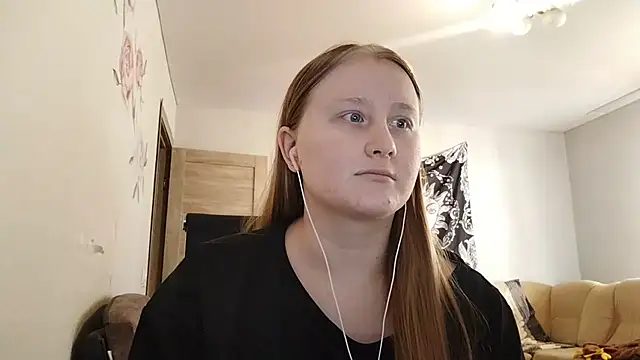 AnikaLipps online show from April 22, 2026, 9:49 am