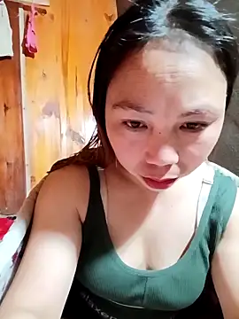 Snapshot of Pretty_girl_2 chatting on February 26, 2026, 2:06 pm Pretty girl 2 online show from February 26, 2026, 2:06 pm