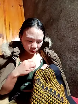 Snapshot of Pretty_girl_2 chatting on February 27, 2026, 2:23 am Pretty girl 2 online show from February 27, 2026, 2:23 am