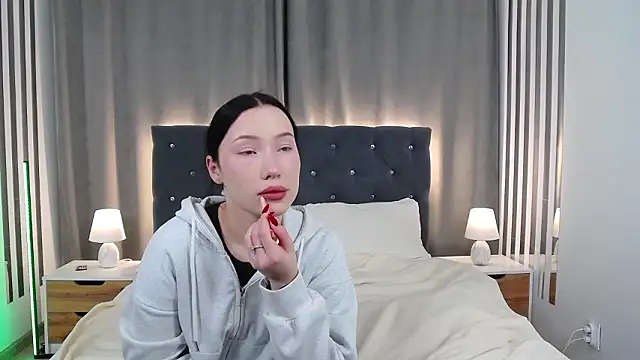 VikkyVonn online show from March 19, 2026, 12:05 pm