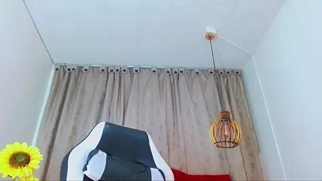 Snapshot of Cayetana_Black_ chatting on February 24, 2026, 7:48 pm Cayetana Black online show from February 24, 2026, 7:48 pm