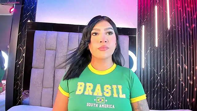 CamilaParisi online show from June 21, 2026, 11:38 am