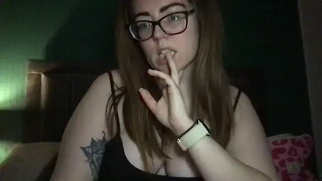 CurvyBx online show from March 5, 2026, 8:38 pm