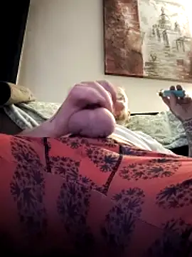 Snapshot of RazedbyVillans chatting on March 8, 2026, 1:14 pm RazedbyVillans online show from March 8, 2026, 1:14 pm