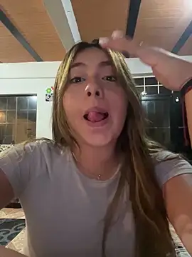 Emiily joee  online show from April 4, 2026, 1:01 am