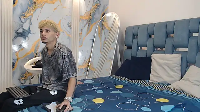 YOUNG BOYS HELL online show from May 27, 2026, 1:15 am
