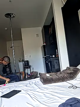 Snapshot of Cinnamonbunn chatting on March 16, 2026, 9:17 pm Cinnamonbunn online show from March 16, 2026, 9:17 pm