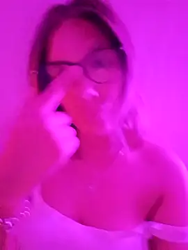 Silreinadorada online show from March 19, 2026, 10:37 am