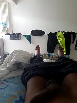 Snapshot of isuru_lakshan chatting on February 15, 2026, 2:49 pm isuru lakshan online show from February 15, 2026, 2:49 pm