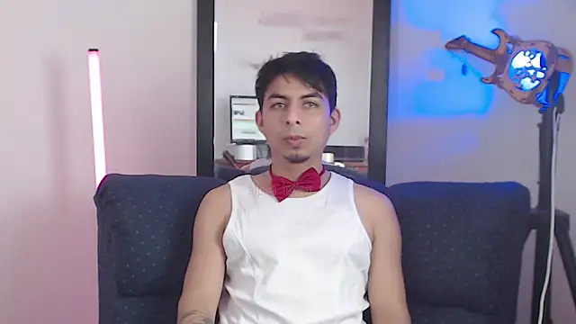 Snapshot of polloCol4U chatting on May 8, 2026, 5:55 am polloCol4U online show from May 8, 2026, 5:55 am