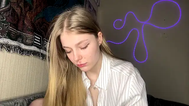 Snapshot of CassandraMur chatting on February 27, 2026, 3:12 pm CassandraMur online show from February 27, 2026, 3:12 pm