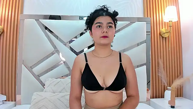 Snapshot of _Curly_Beauty chatting on February 17, 2026, 4:26 pm Curly Beauty online show from February 17, 2026, 4:26 pm