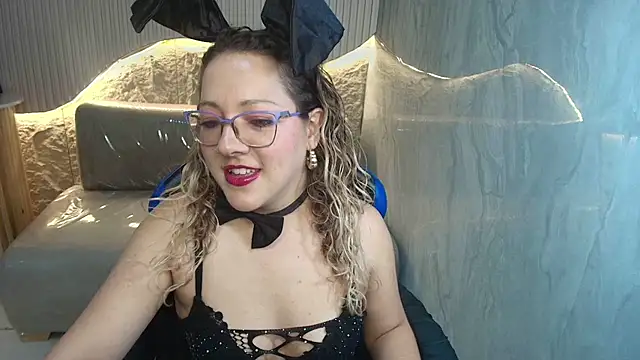 Rubia encantada r online show from March 21, 2026, 8:02 pm