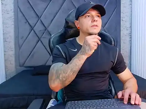 Snapshot of TYSONRICH1 chatting on February 26, 2026, 6:19 pm TYSONRICH1 online show from February 26, 2026, 6:19 pm