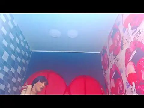 charlottxjuless online show from February 25, 2026, 2:28 pm