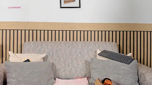 saori katsumi  online show from March 19, 2026, 10:59 am