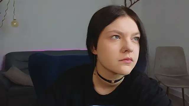 DeliaEffy online show from March 23, 2026, 12:49 pm