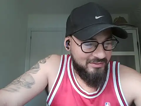 Snapshot of lachy2410 chatting on July 15, 2026, 6:31 am lachy2410 online show from July 15, 2026, 6:31 am